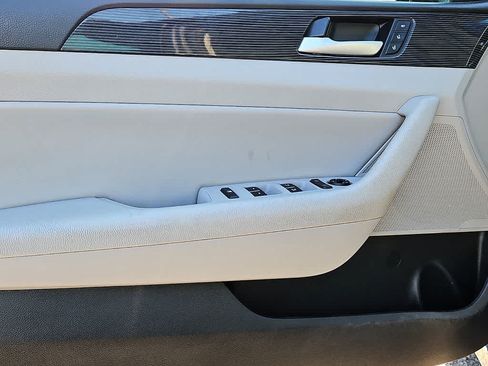 Used 2018 Hyundai Sonata Limited FWD image 11