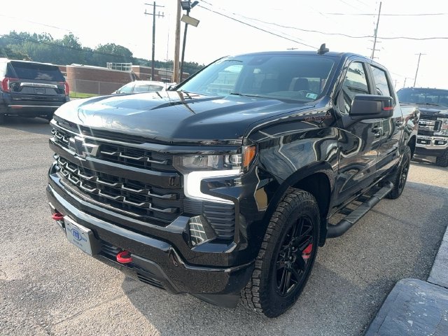 Used 2022 Chevrolet Silverado 1500 RST w/ Redline Edition AWD/4WD image 3