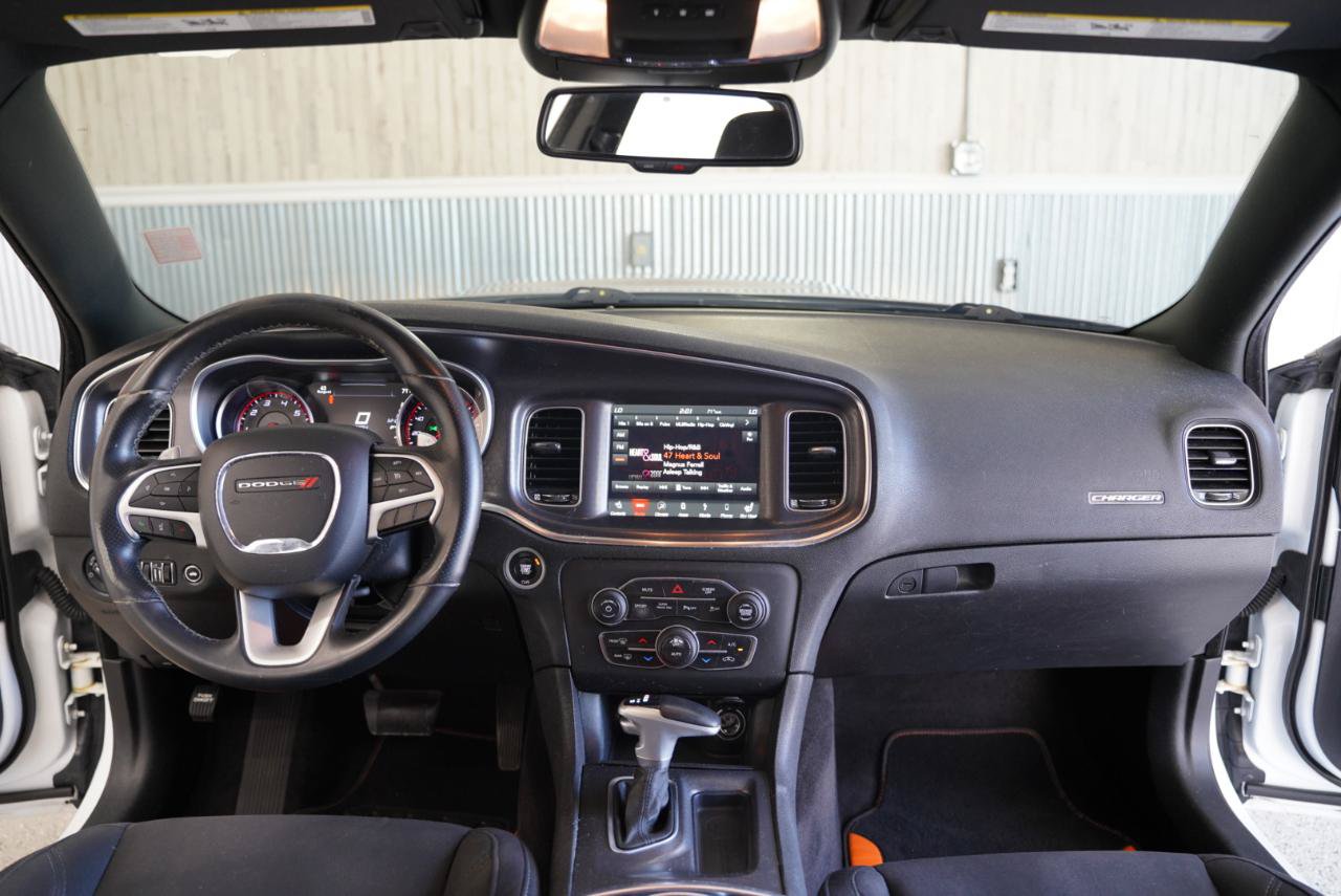 Used 2018 Dodge Charger R/T RWD image 16