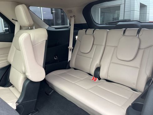 Used 2024 Ford Explorer Limited w/ Limited Technology Package image 27