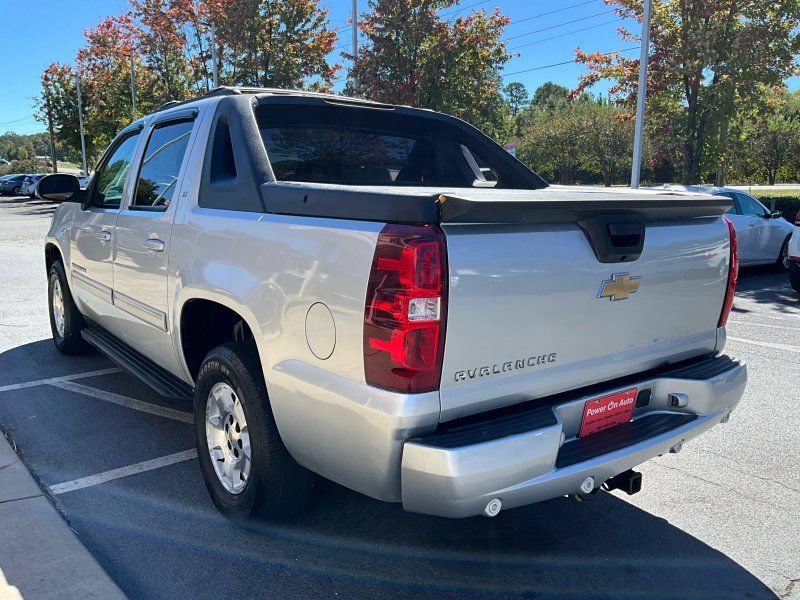 Used 2012 Chevrolet Avalanche LT AWD/4WD image 5
