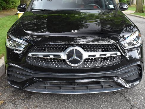 Used 2021 Mercedes-Benz GLA 250 4MATIC w/ AMG Line Exterior image 15