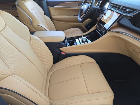 New 2025 Jeep Grand Cherokee L Summit image 12