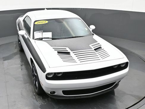 Used 2023 Dodge Challenger SXT w/ Plus Package image 42