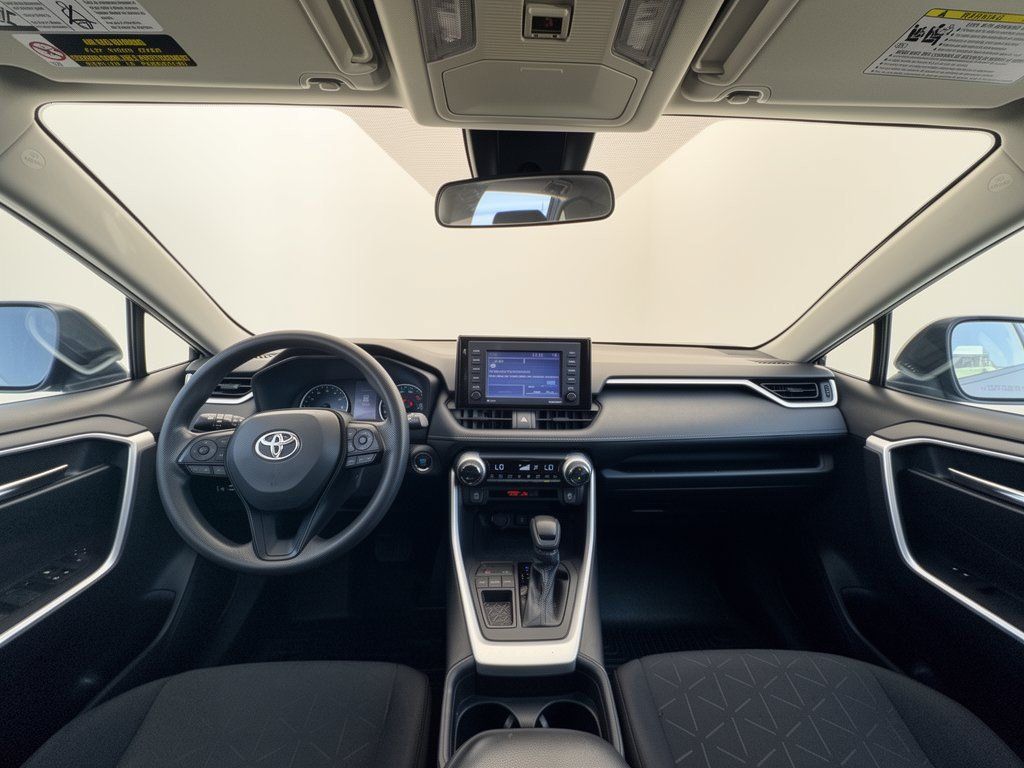 Used 2021 Toyota RAV4 XLE FWD image 17