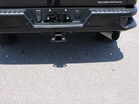 Used 2021 GMC Sierra 2500 Denali w/ Denali Black Diamond Edition AWD/4WD image 6