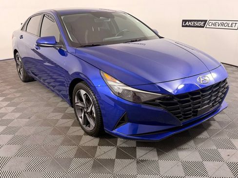 Used 2023 Hyundai Elantra SEL w/ Convenience Package FWD image 8