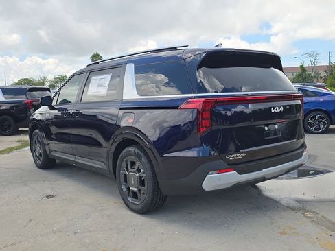 New 2026 Kia Carnival EX FWD image 6