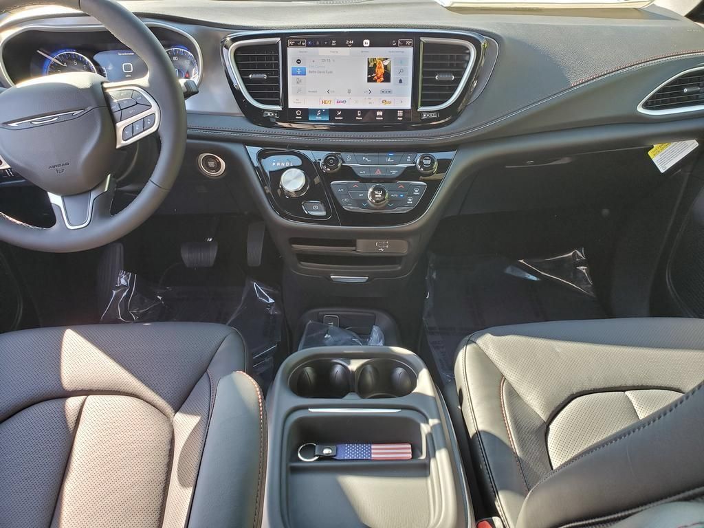 New 2027 Chrysler Pacifica Select FWD image 9