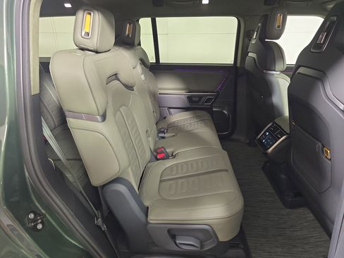 Used 2022 Rivian R1S Launch Edition image 23