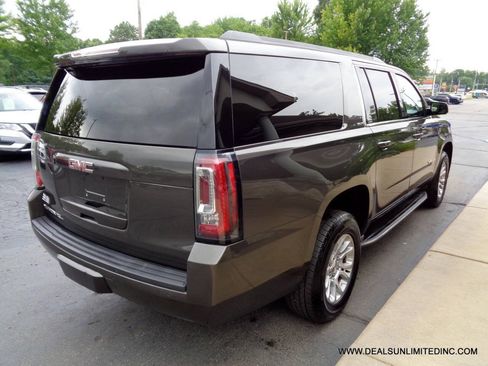 Used 2019 GMC Yukon XL SLT AWD/4WD image 3