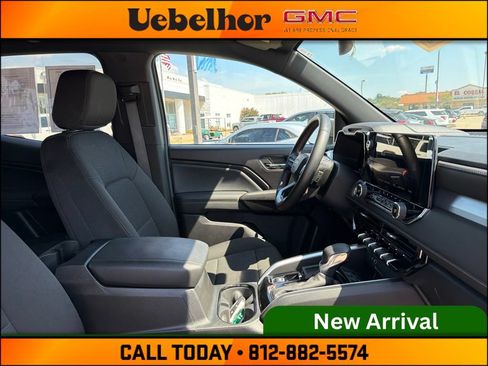 Used 2025 Chevrolet Colorado LT w/ Advanced Trailering Package RWD image 2