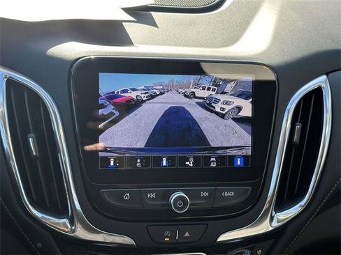 Used 2022 Chevrolet Equinox Premier image 40