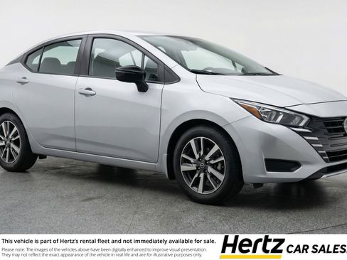 Used 2025 Nissan Versa SV image 1