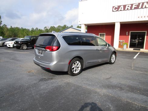 Used 2020 Chrysler Pacifica Limited image 6