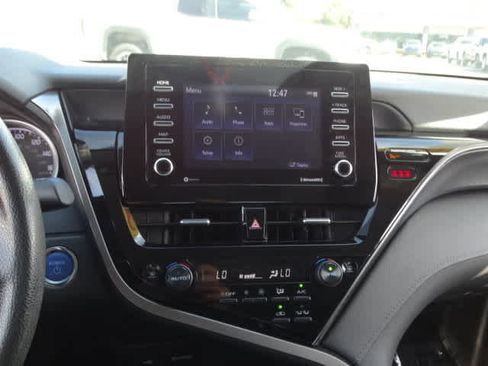 Certified 2021 Toyota Camry LE image 27