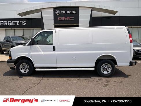 Used 2025 GMC Savana 2500 w/ Driver Convenience Package RWD image 2