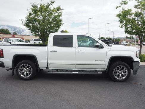 Used 2018 GMC Sierra 1500 SLT w/ SLT Premium Package AWD/4WD image 4