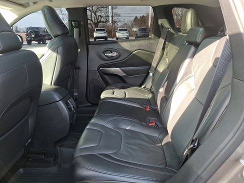 Certified 2021 Jeep Cherokee Latitude Lux w/ Sun & Sound Group image 10