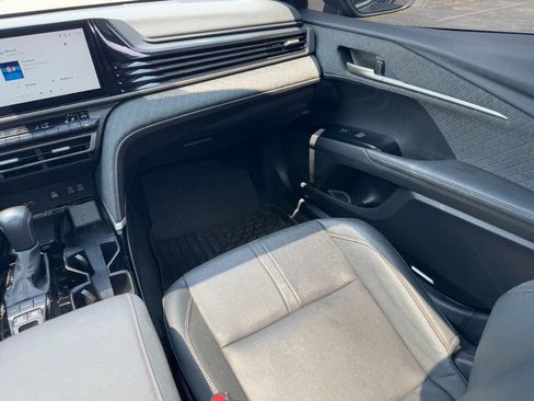 Used 2025 Toyota Camry XLE FWD image 15