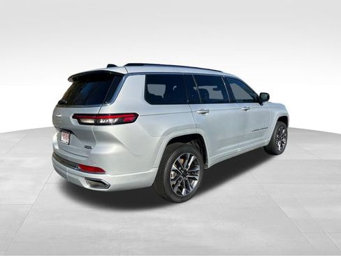 Used 2023 Jeep Grand Cherokee L Overland w/ Advanced Protech Group III AWD/4WD image 7