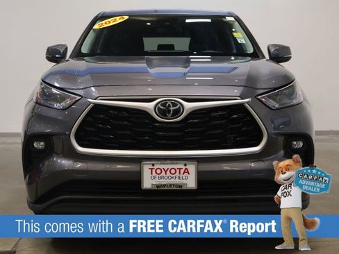 Used 2024 Toyota Highlander LE AWD/4WD image 2