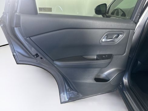 Used 2025 Nissan Rogue SV AWD/4WD image 26