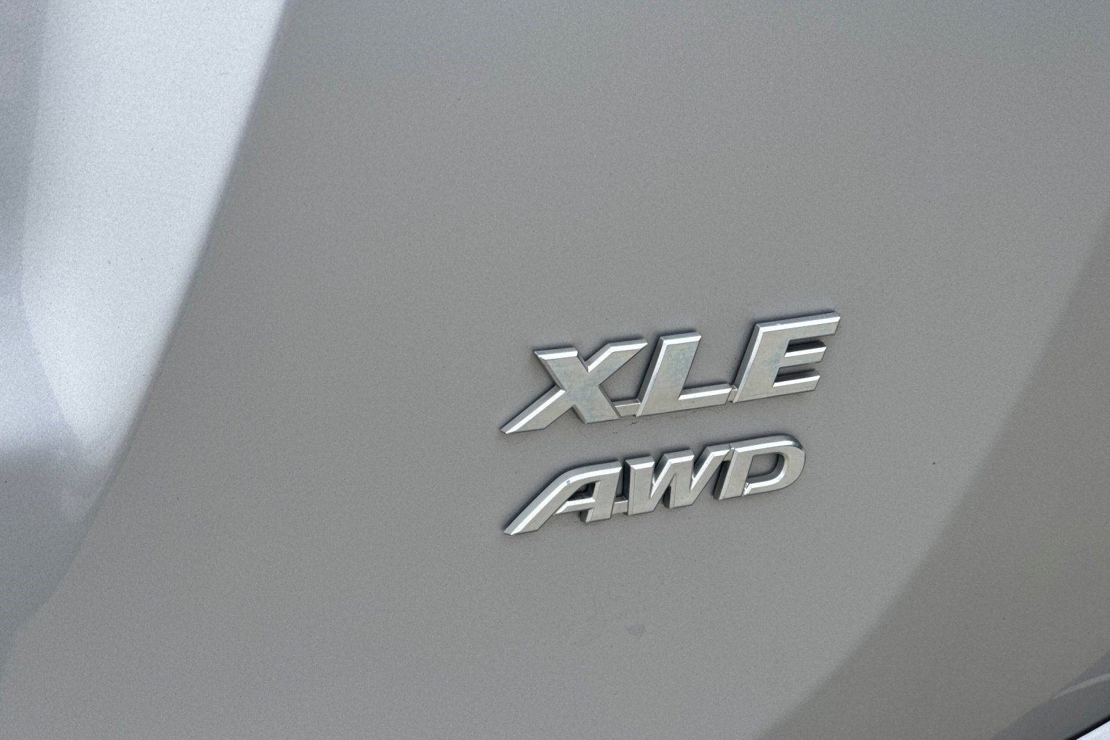 Used 2018 Toyota RAV4 XLE w/ Plus Extra Value Package AWD/4WD image 29