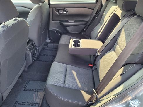 Used 2024 Nissan Rogue SV image 8
