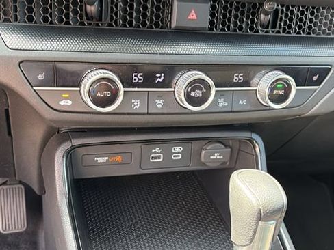 Used 2024 Honda CR-V EX image 17