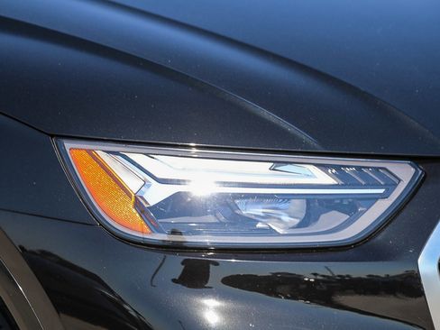 Used 2022 Audi Q5 2.0T Premium w/ Convenience Package image 8