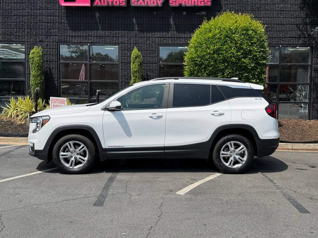 Used 2023 GMC Terrain SLE w/ Driver Convenience Package AWD/4WD image 9