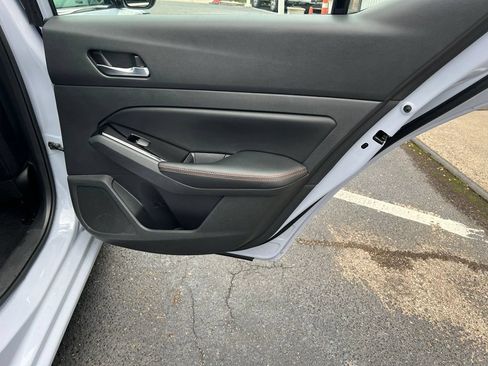 Used 2024 Nissan Altima 2.5 SR FWD image 24