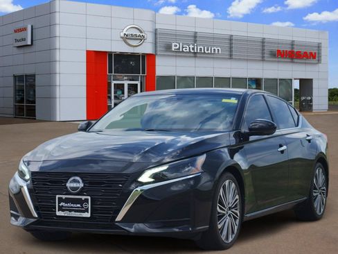 Certified 2025 Nissan Altima 2.5 SL FWD image 2