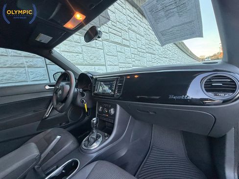 Used 2014 Volkswagen Beetle 1.8T image 17