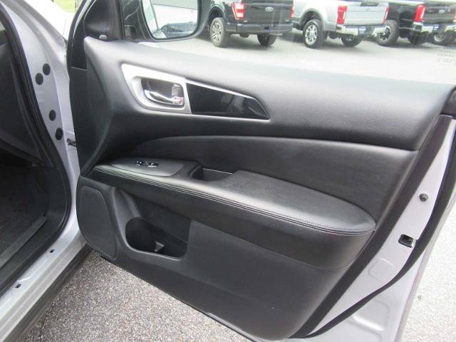 Used 2018 Nissan Pathfinder SV w/ SV Tech Package AWD/4WD image 25