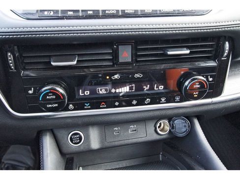 Used 2021 Nissan Rogue SL w/ Premium Package FWD image 28