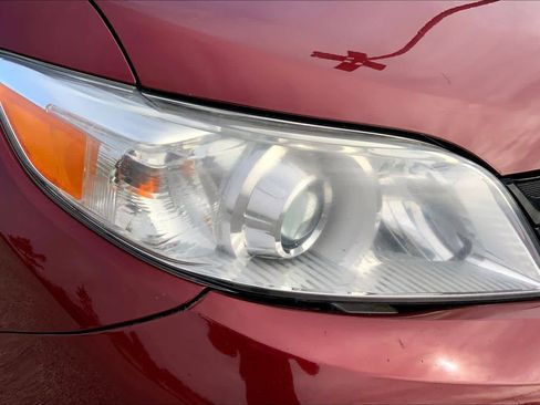 Used 2019 Toyota Sienna L image 27