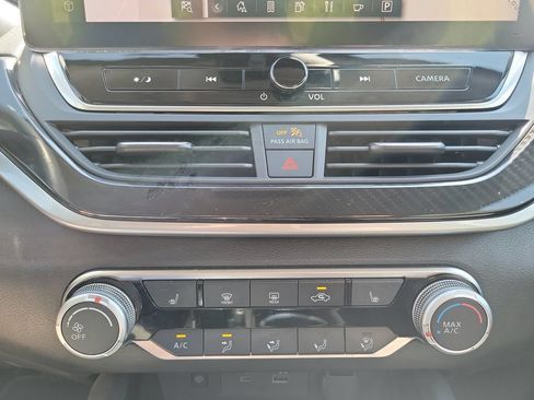 Used 2023 Nissan Altima 2.5 SR w/ SR Premium Package FWD image 21