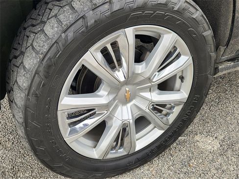 Used 2021 Chevrolet Tahoe High Country w/ Premium Package image 9