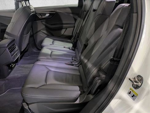 Certified 2025 Audi Q7 3.0T Premium w/ Convenience Package image 24
