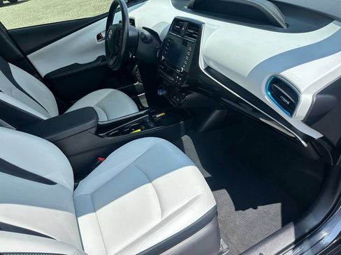 Used 2022 Toyota Prius XLE FWD image 18