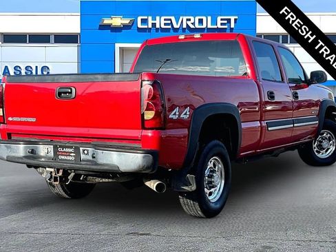 Used 2006 Chevrolet Silverado 2500 W/T w/ Skid Plate Package AWD/4WD image 19