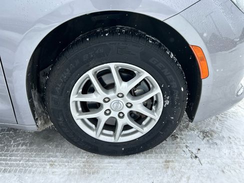 Used 2020 Chrysler Voyager Lxi image 29