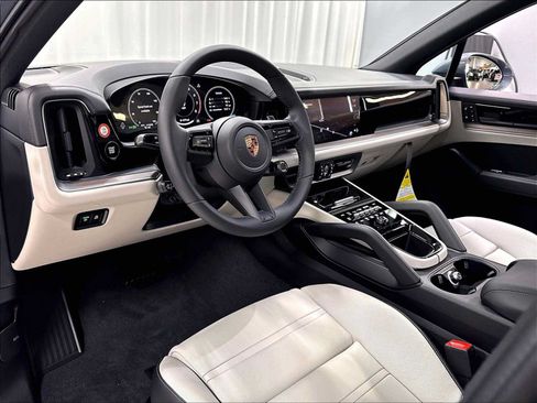 New 2026 Porsche Cayenne AWD/4WD image 4