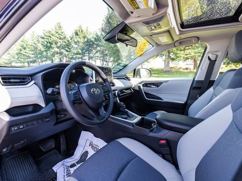 Used 2025 Toyota RAV4 XLE w/ Convenience Package AWD/4WD image 9