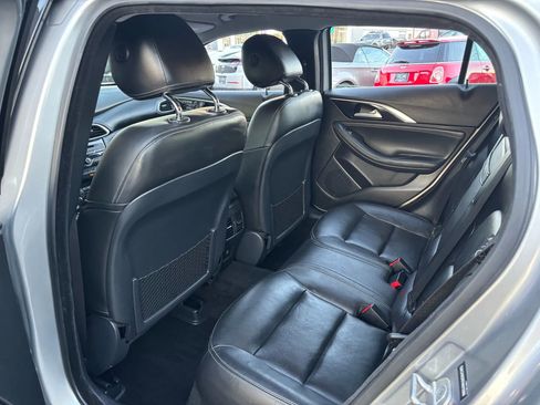 Used 2017 INFINITI QX30 AWD image 22