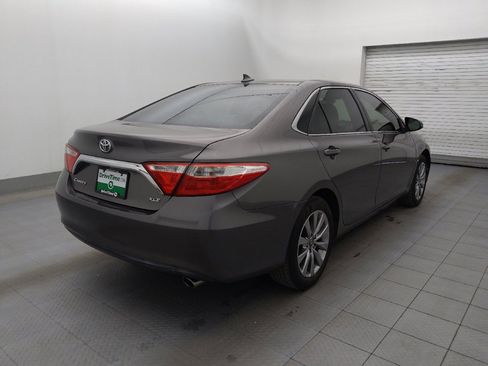 Used 2017 Toyota Camry XLE w/ Moonroof Package image 9