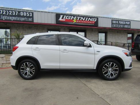 Used 2018 Mitsubishi Outlander Sport ES FWD image 5