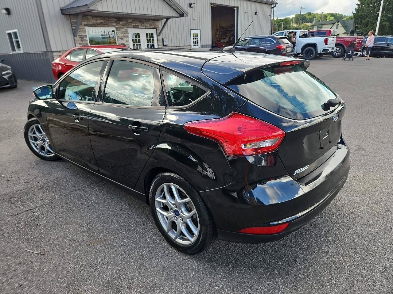 Used 2015 Ford Focus SE w/ Equipment Group 201A FWD image 5